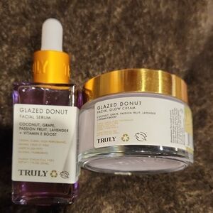 TRULY Glazed Donut Facial Serum and Glow Cream Set